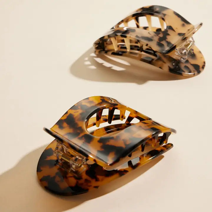 Light Oval Tortoise Hair Clip