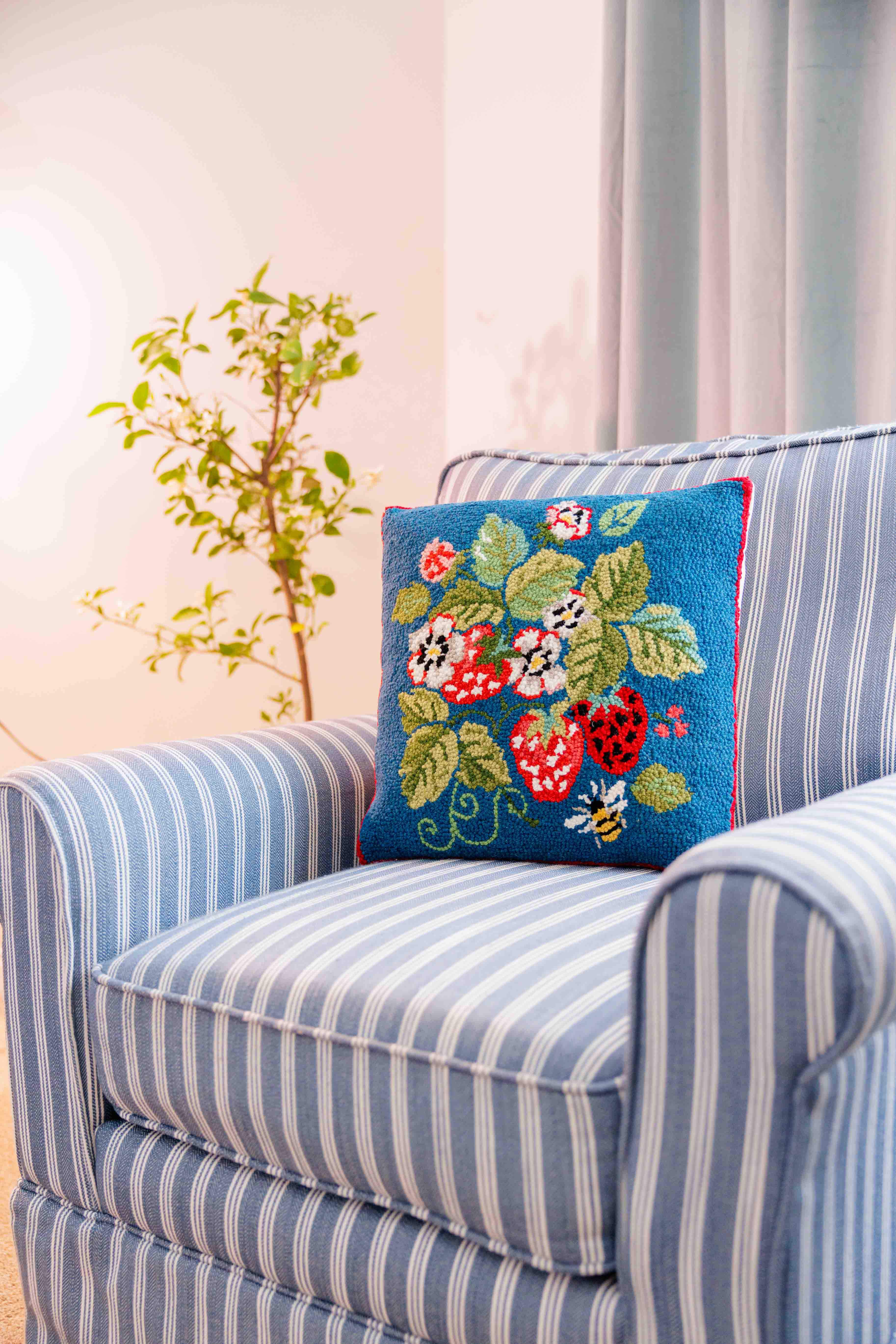 Vintage Strawberries Hook Pillow