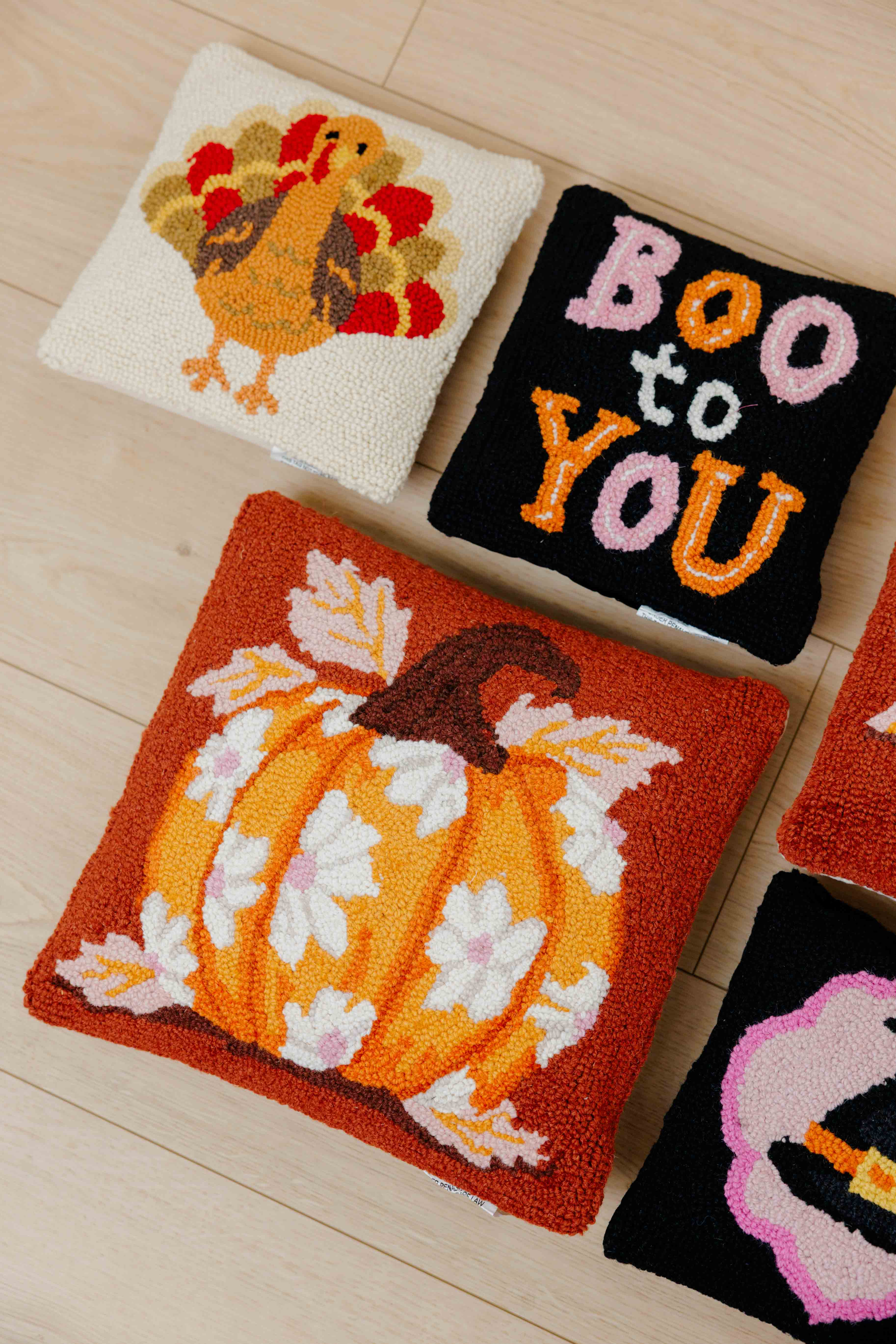 Daises On Pumpkin Hook Pillow
