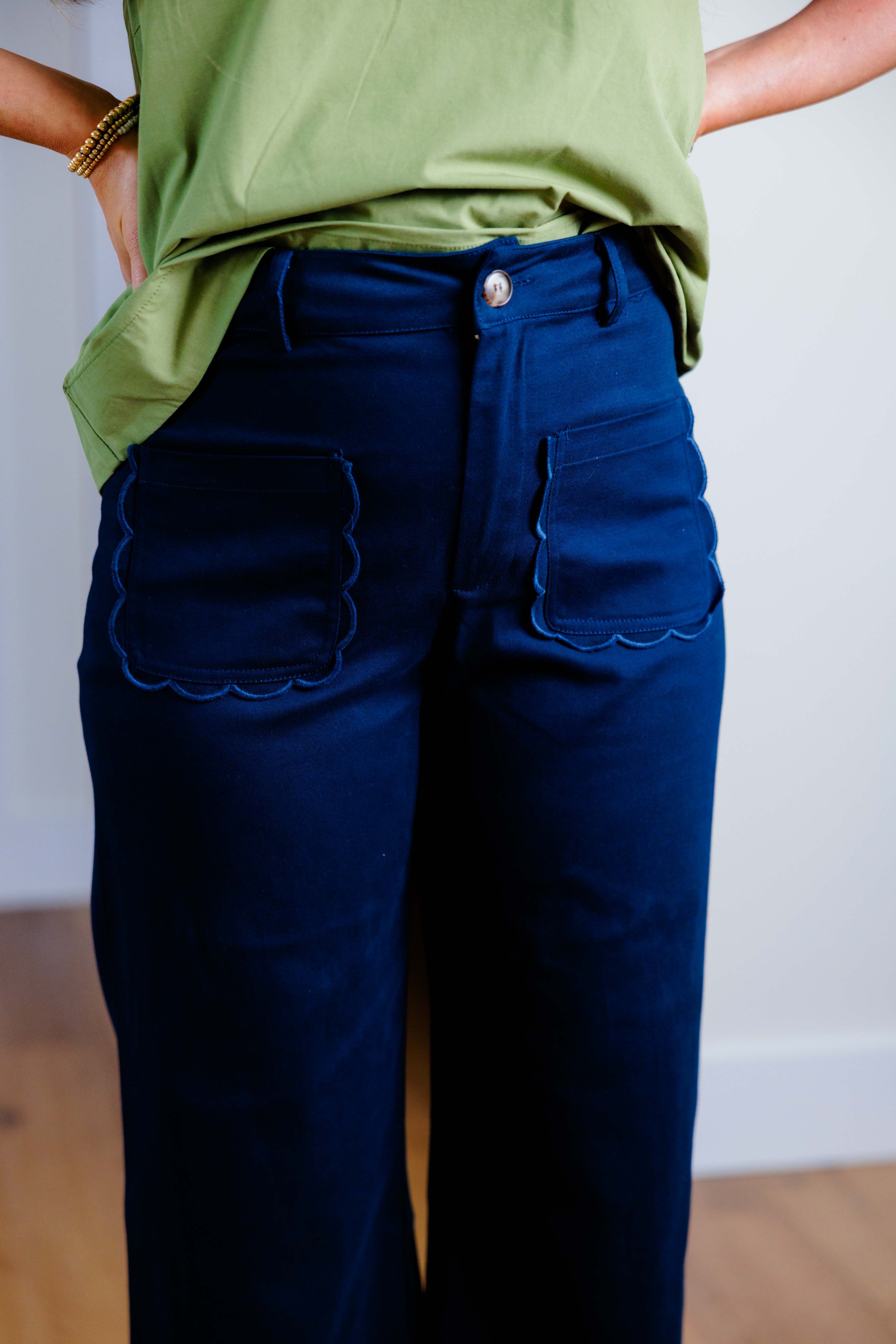 Navy Scallop Edge Pant