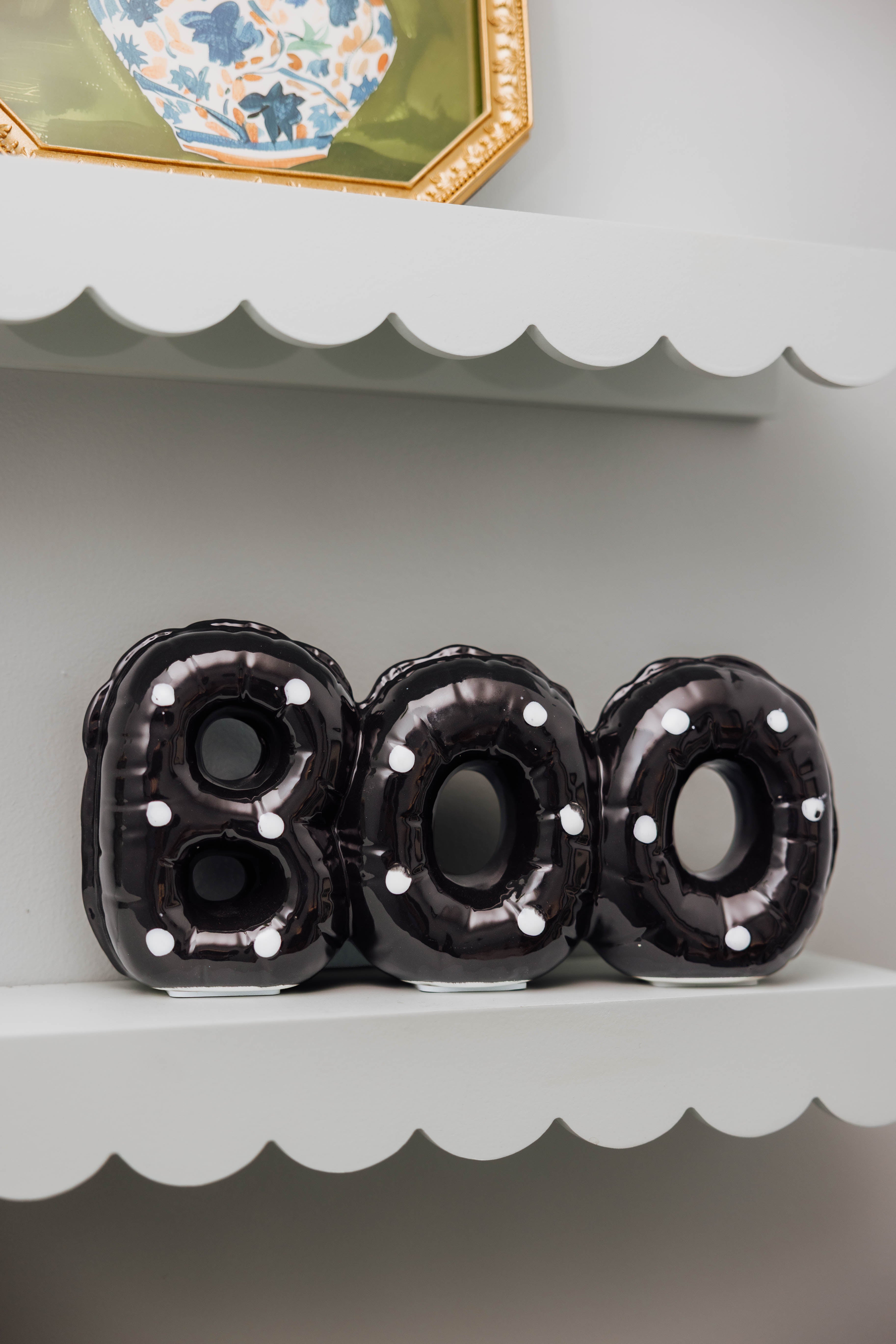 Boo Shelf Sitter