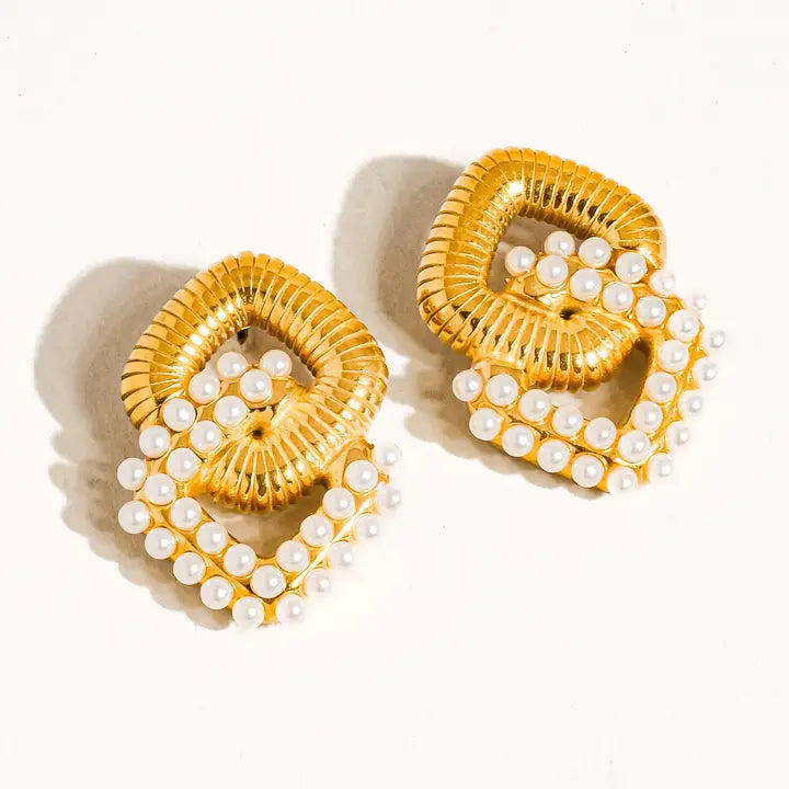 Cometa Pearl Chain Earrings