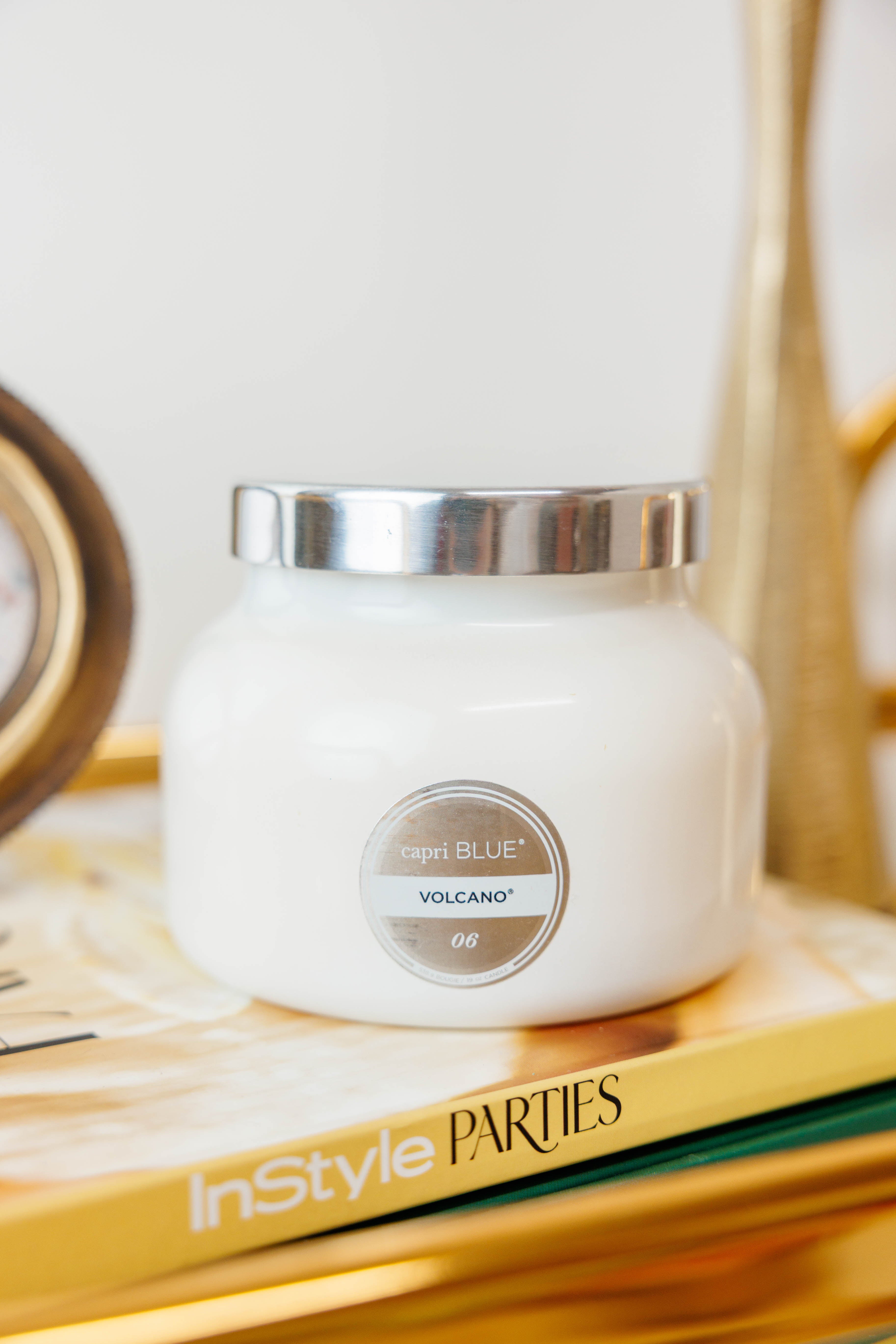 Volcano White Signature 19 oz Candle
