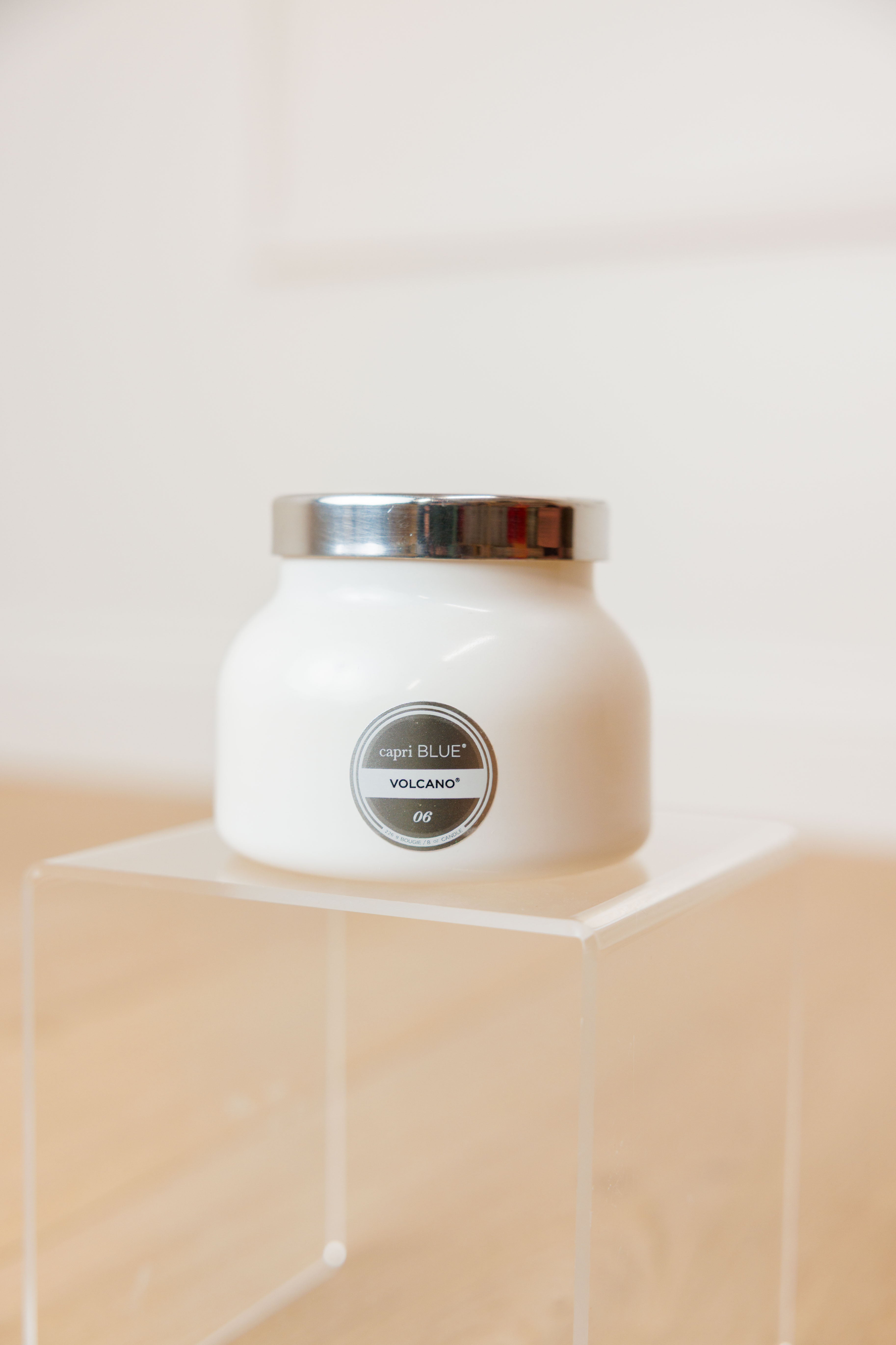 Volcano White Signature Petite Candle