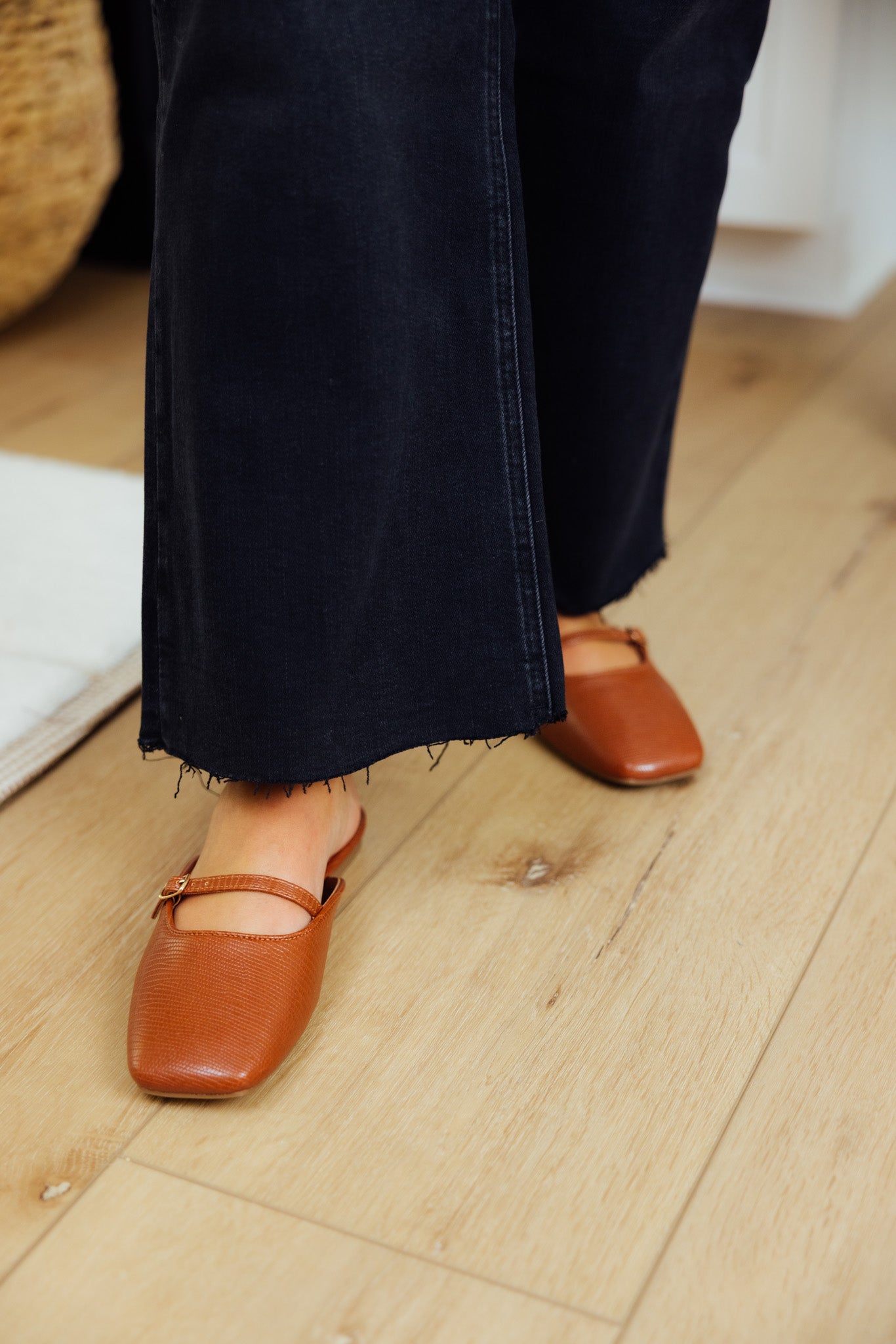 Athena Brown Flat