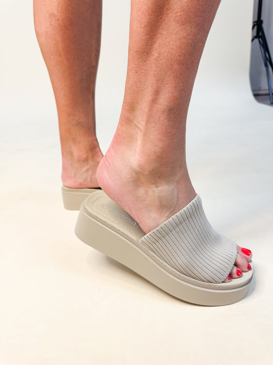 Farley Stretchable Platform Sandal