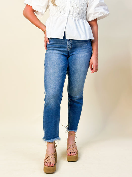 Congenial Mid Rise Crop Jean