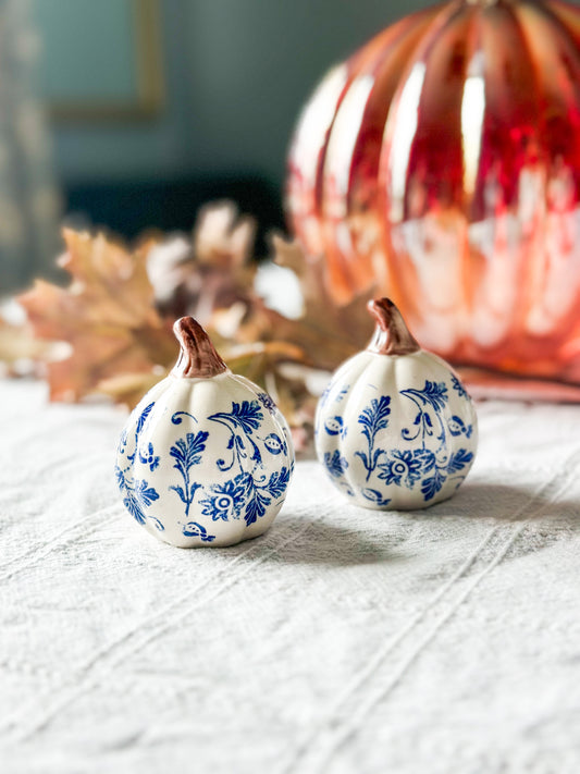 Blue Floral Pumpkin S&P Shaker