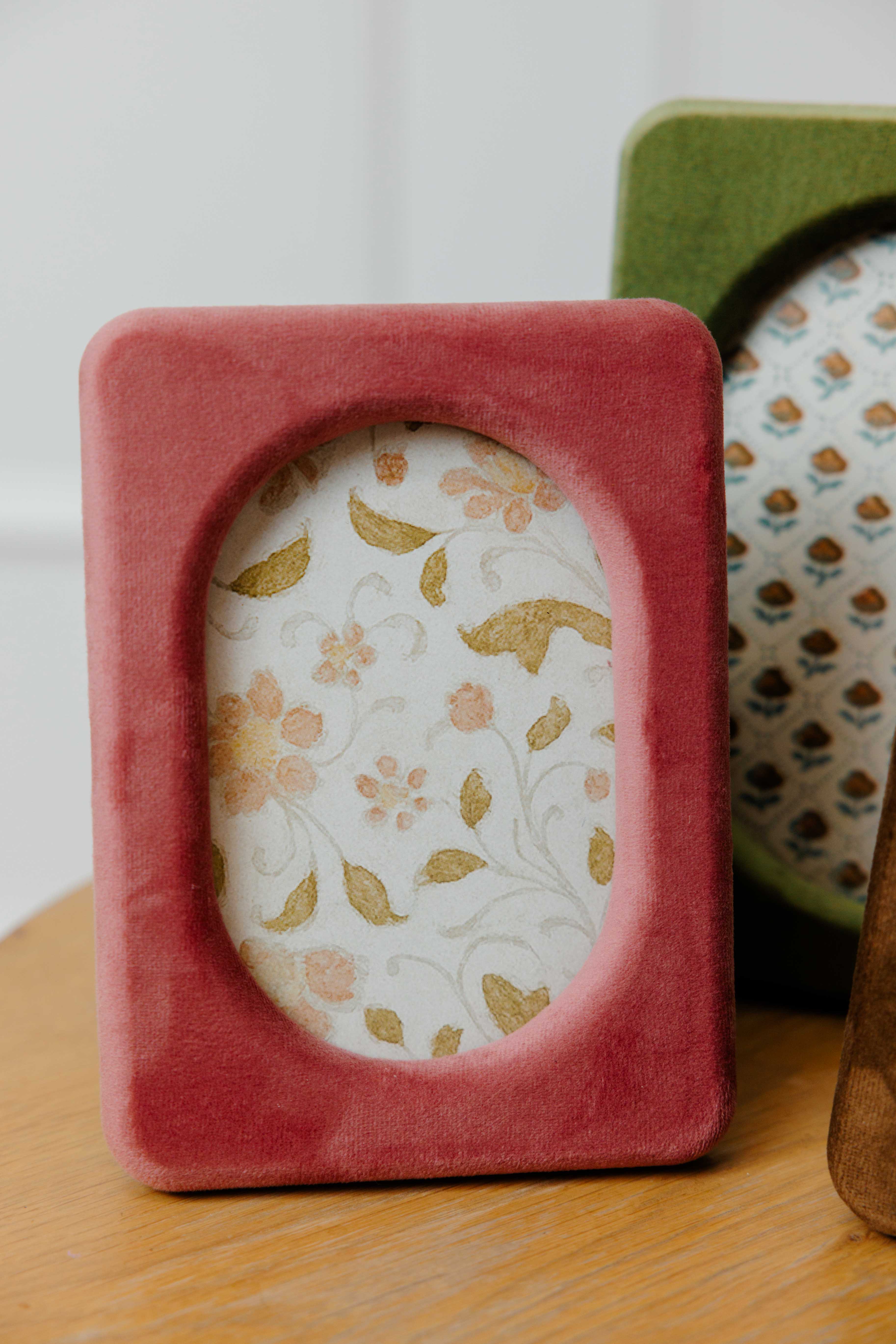Rose Velvet 4x6 Frame