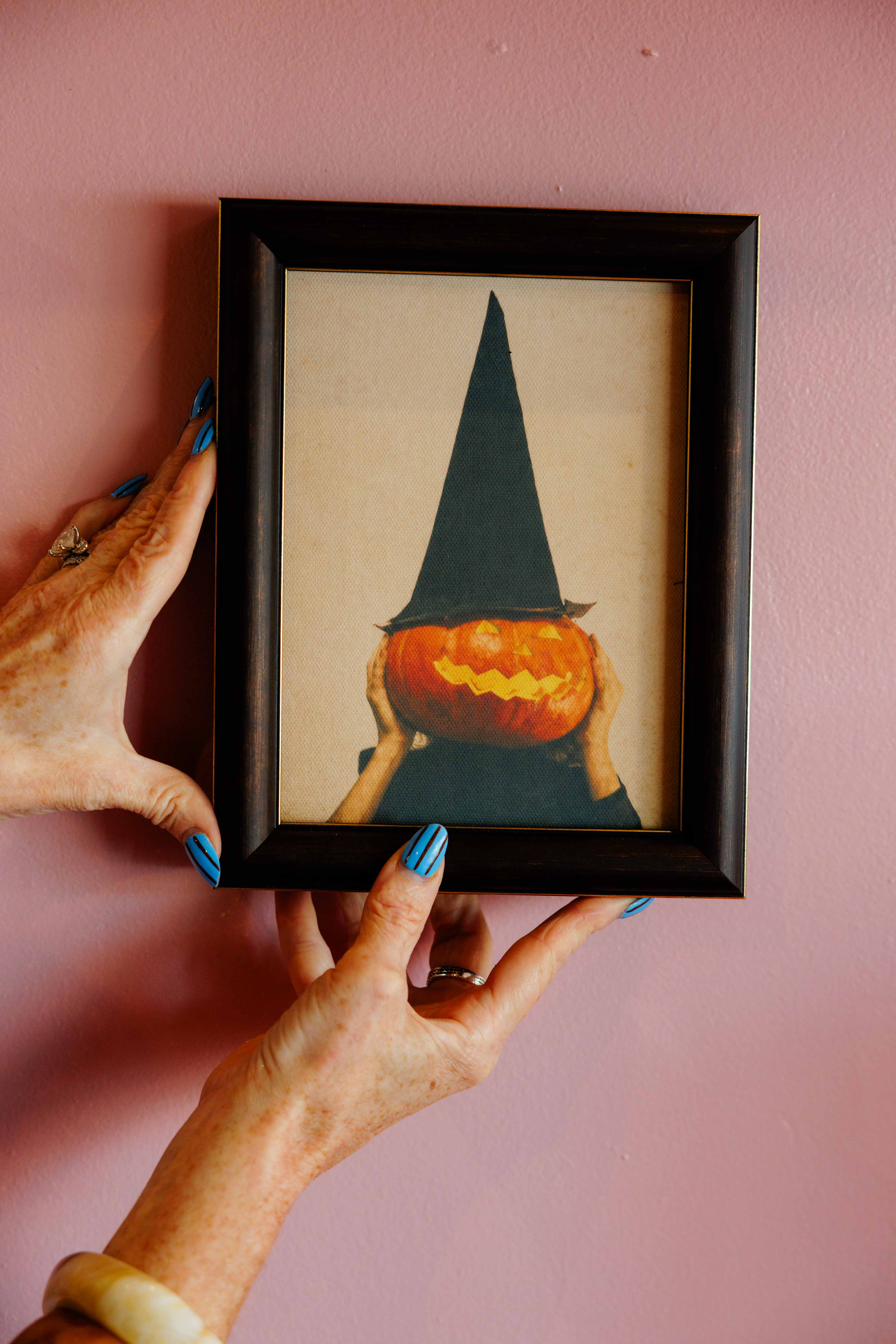 Pumpkin Witch Frame