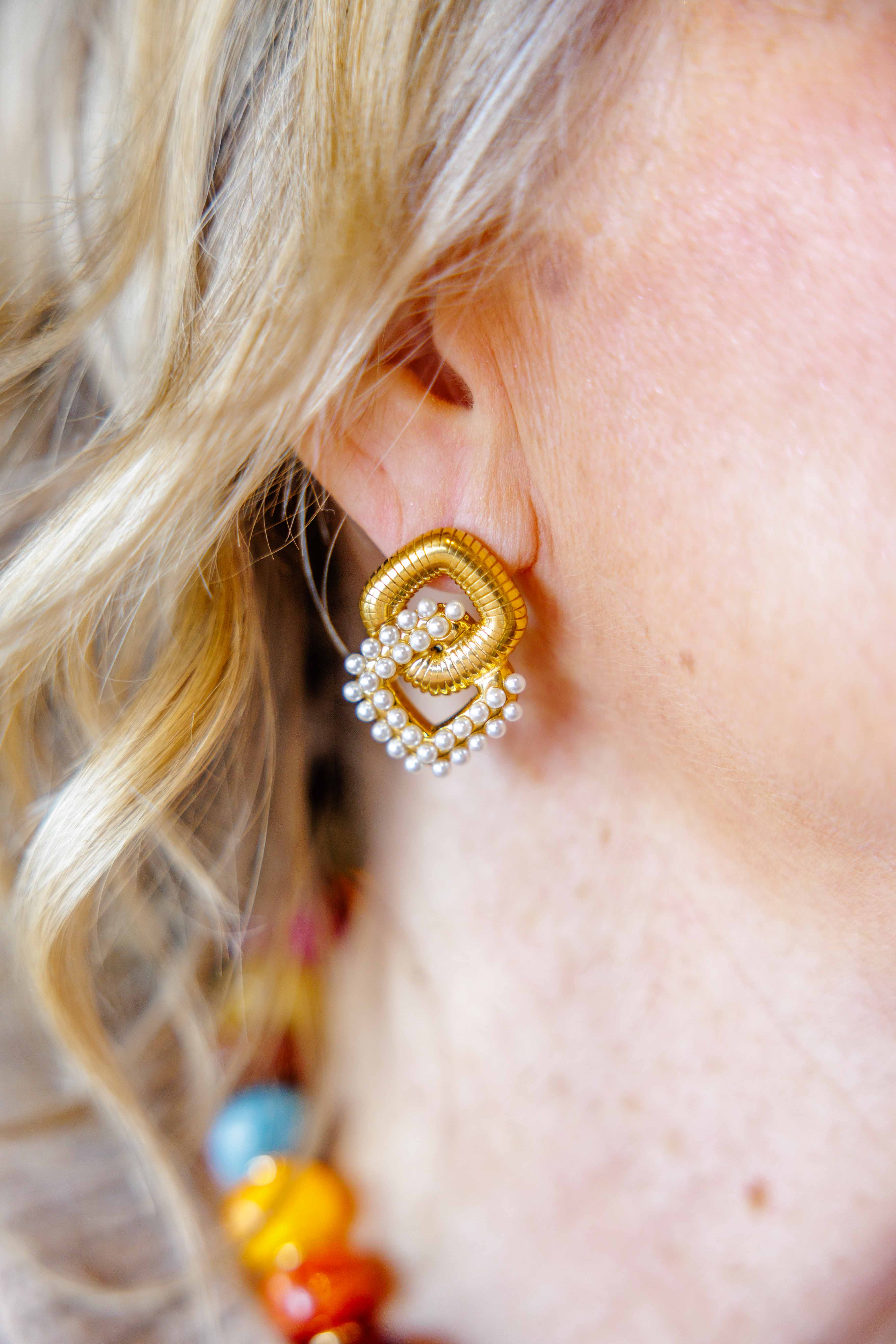 Cometa Pearl Chain Earrings