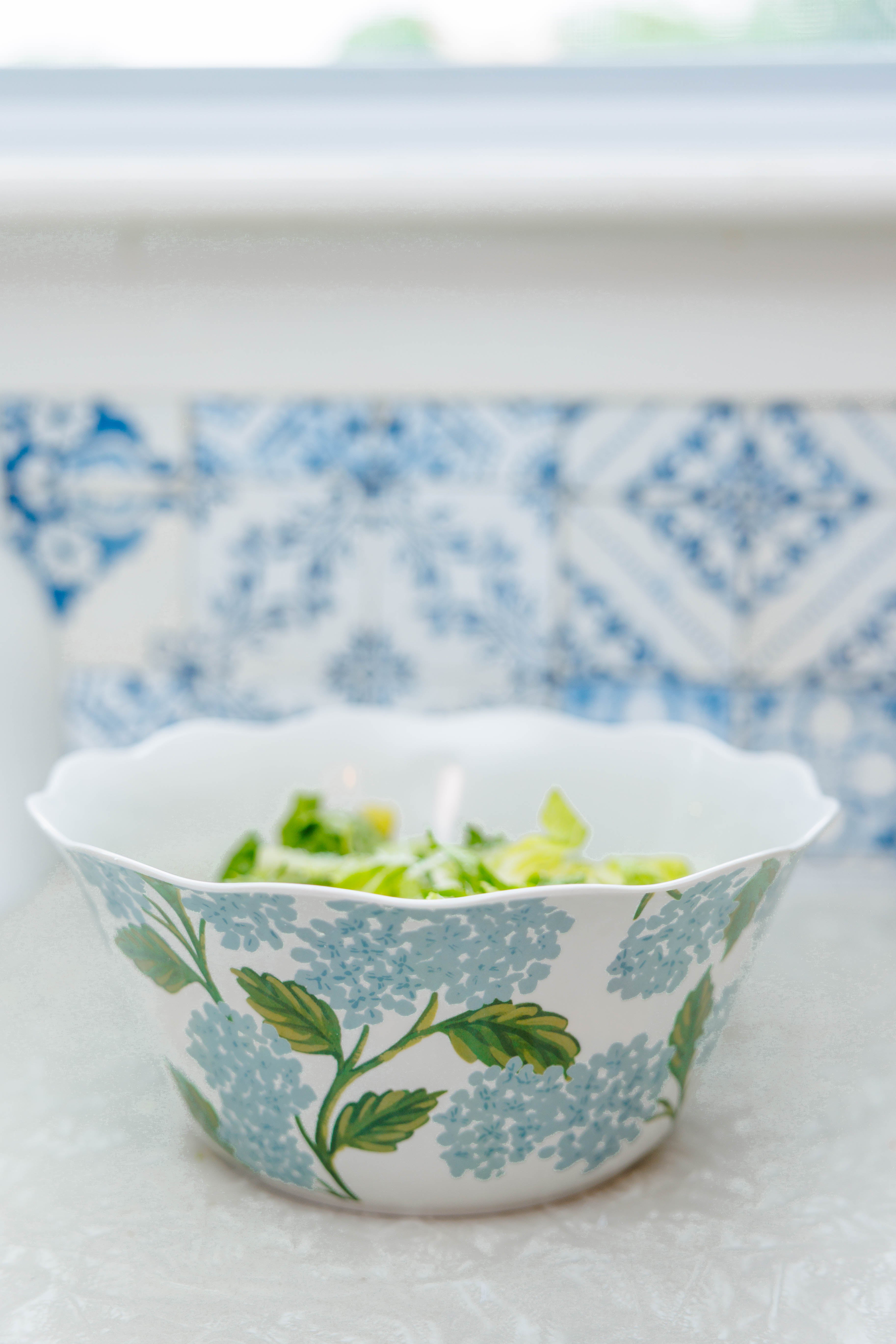 Hydrangea Melamine Serving Bowl