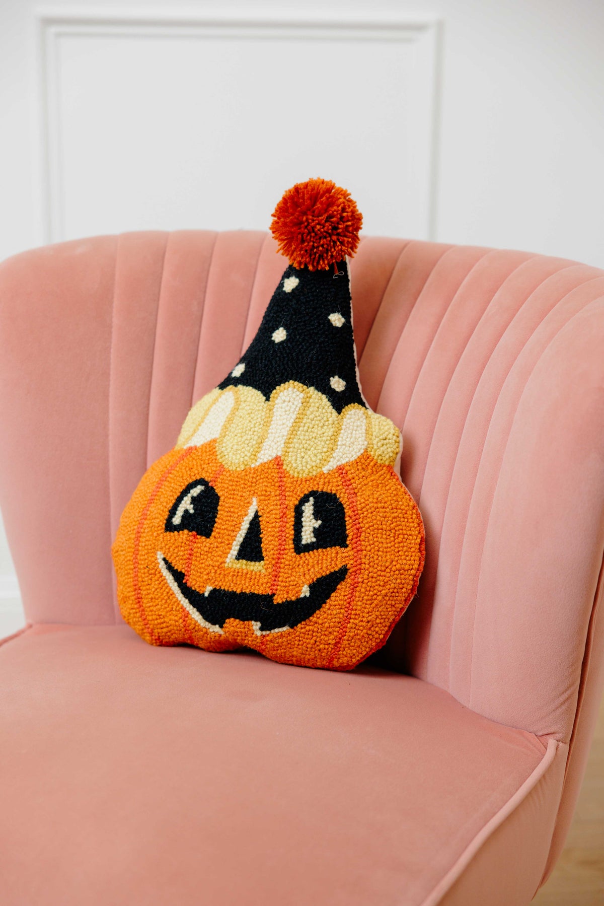Shaped Retro Pumpkin Hooked Pillow