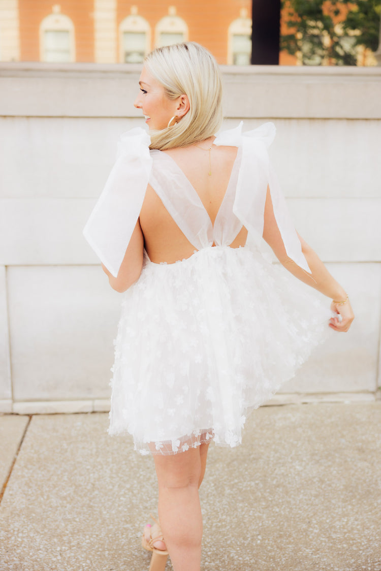White Dreamy Flower Mini Dress