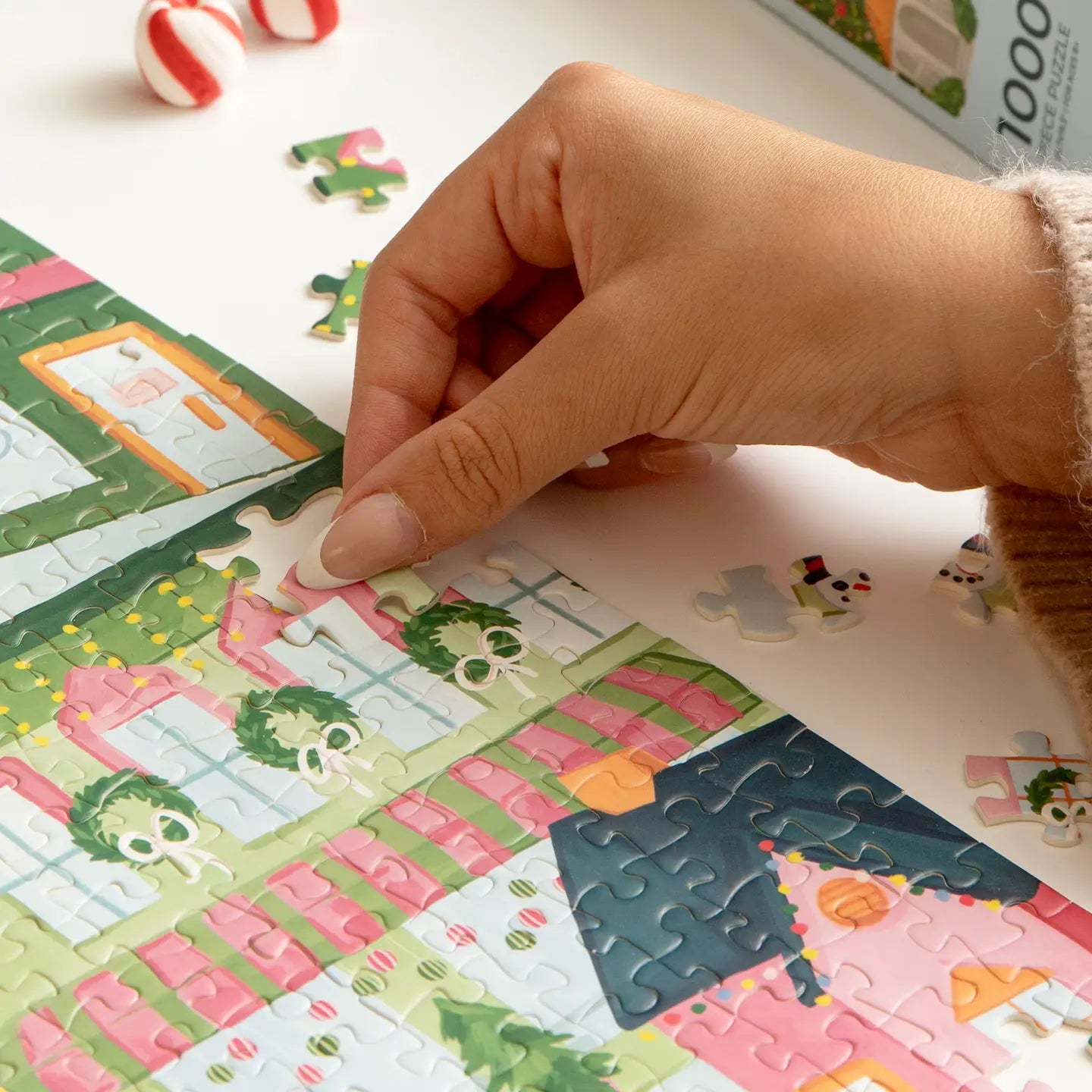 Christmas Village 1000 Piece Holiday Jigsaw Puzzle