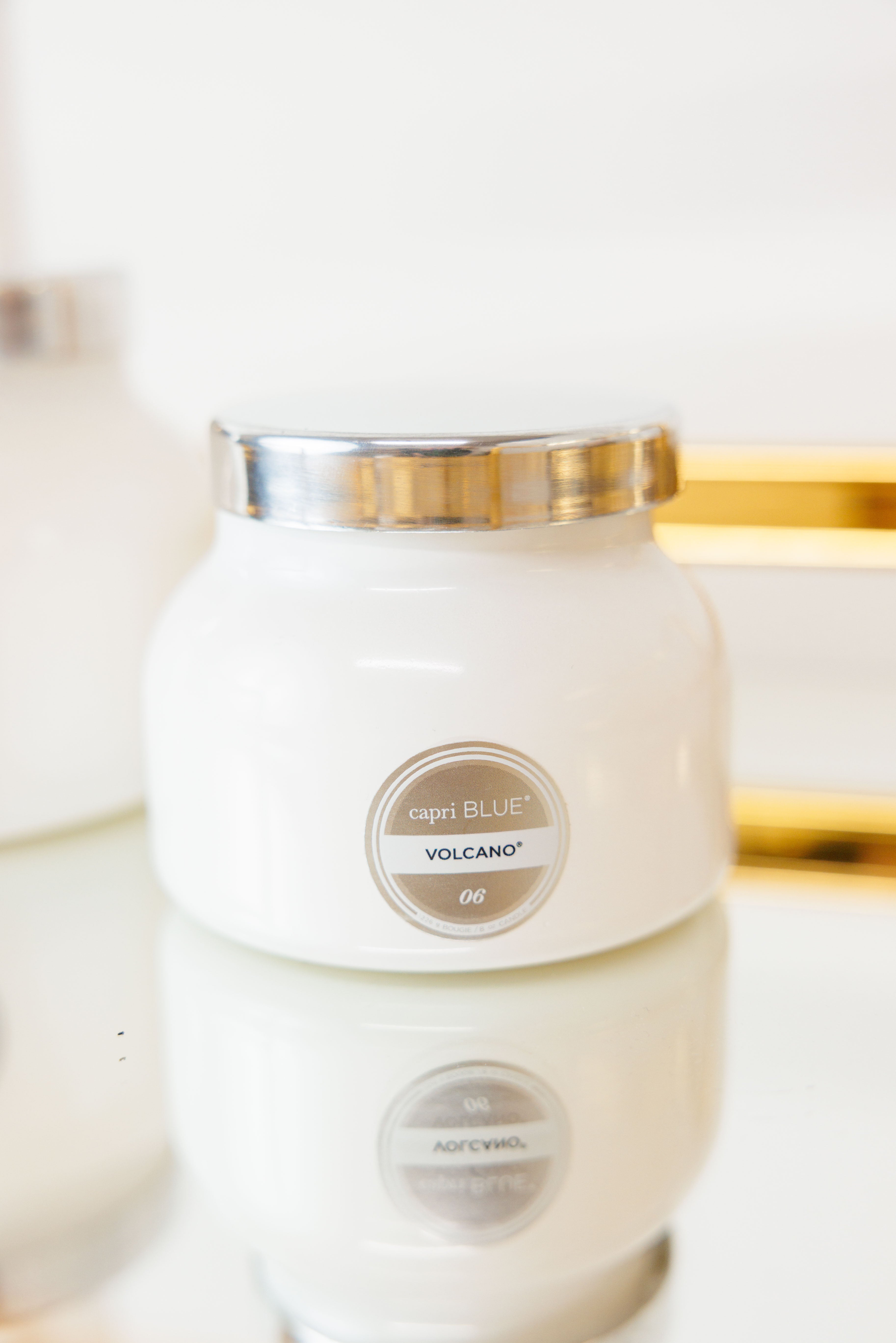 Volcano White Signature Petite Candle