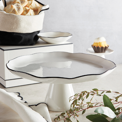 White & Black Cake Stand